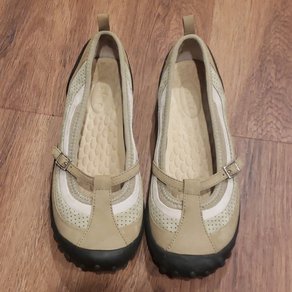 Privo mary janes
